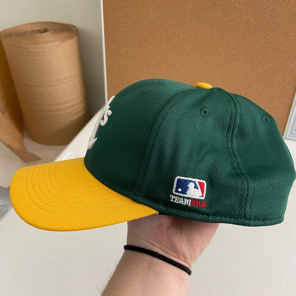 NWOT MLB Oakland Athletics youth baseball cap hat one size‎